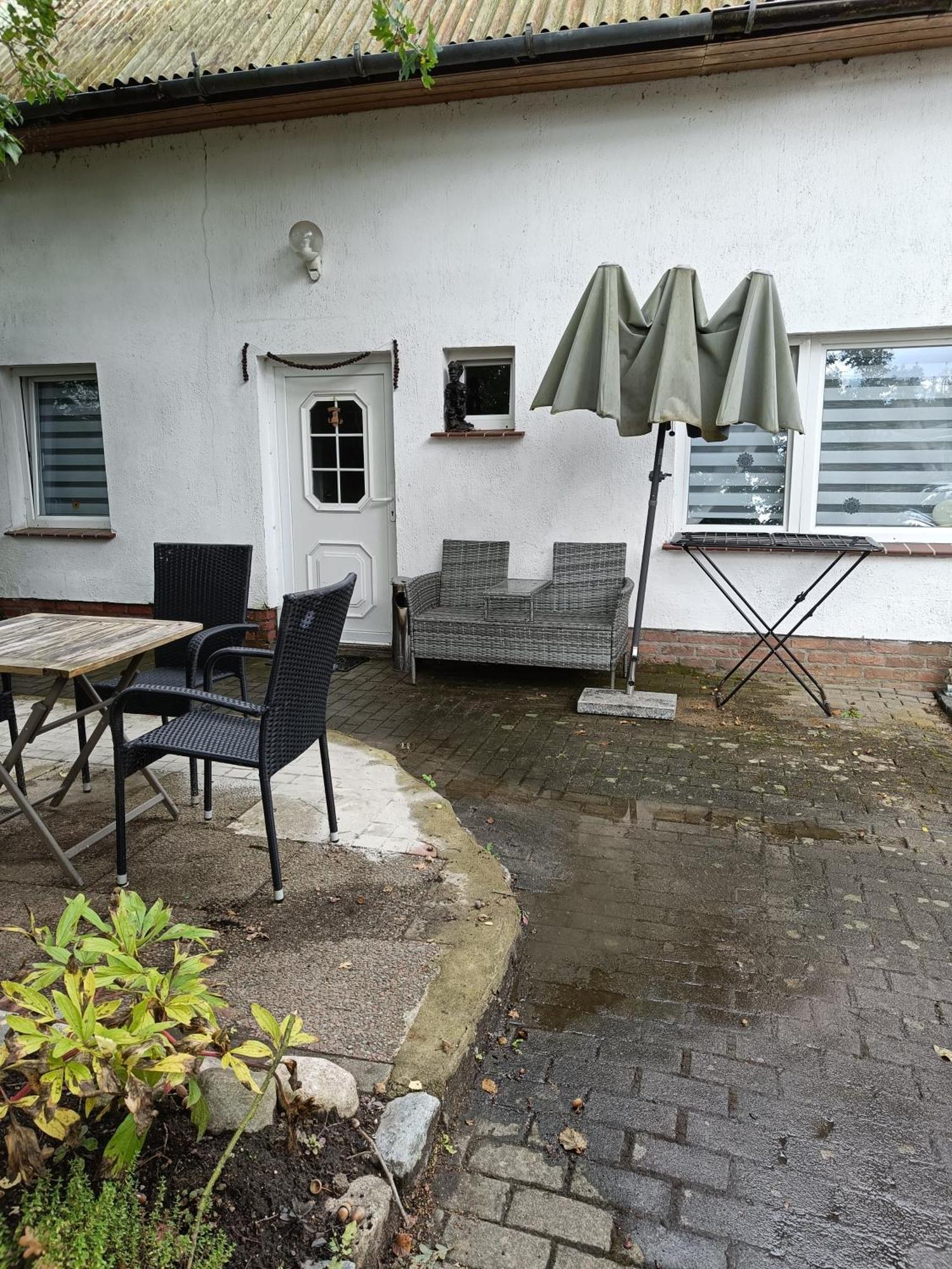 Ferienwohnung mit separatem Eingang und Parkplatz Dorf Mecklenburg Bagian luar foto