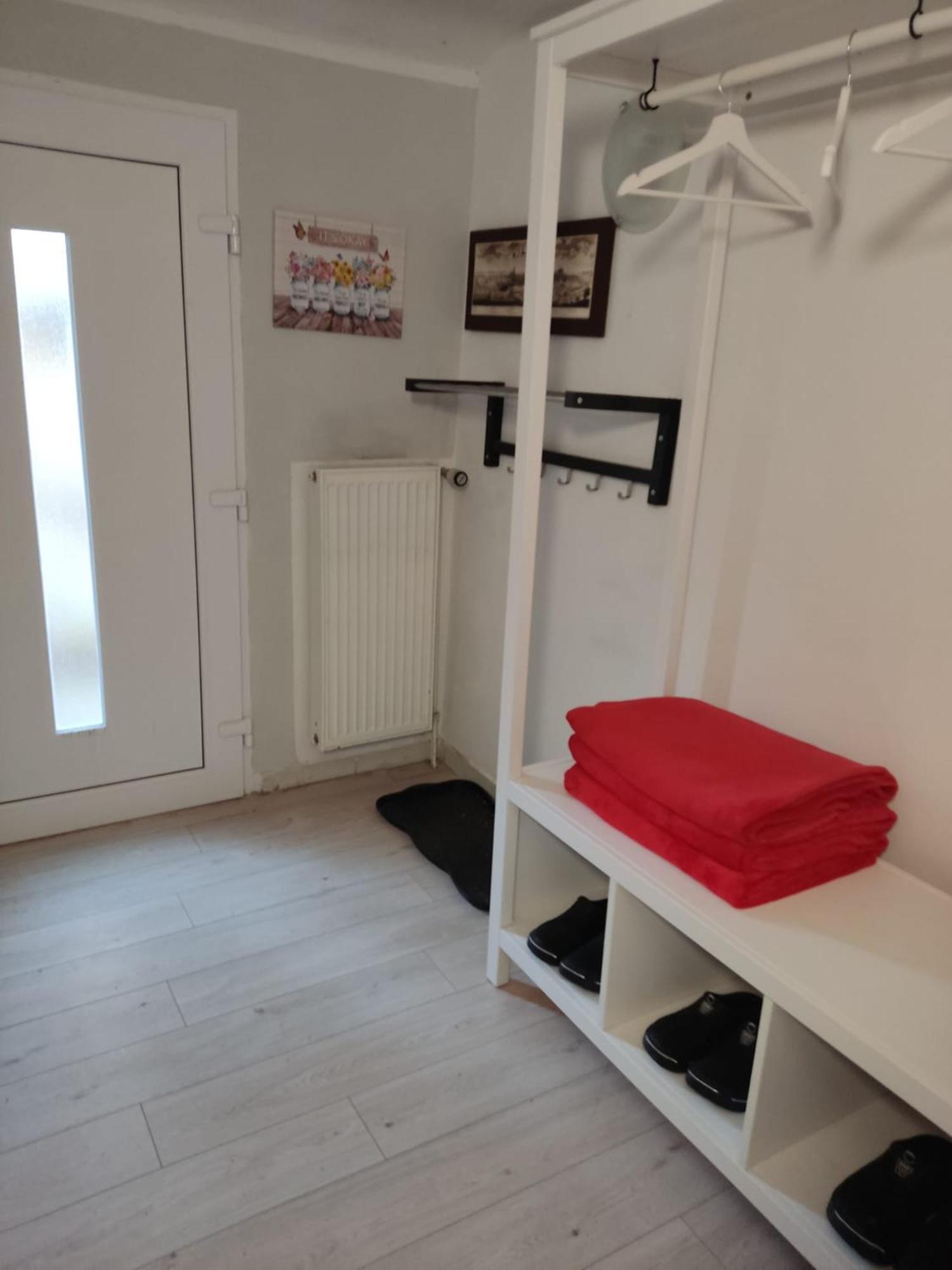 Ferienwohnung mit separatem Eingang und Parkplatz Dorf Mecklenburg Bagian luar foto